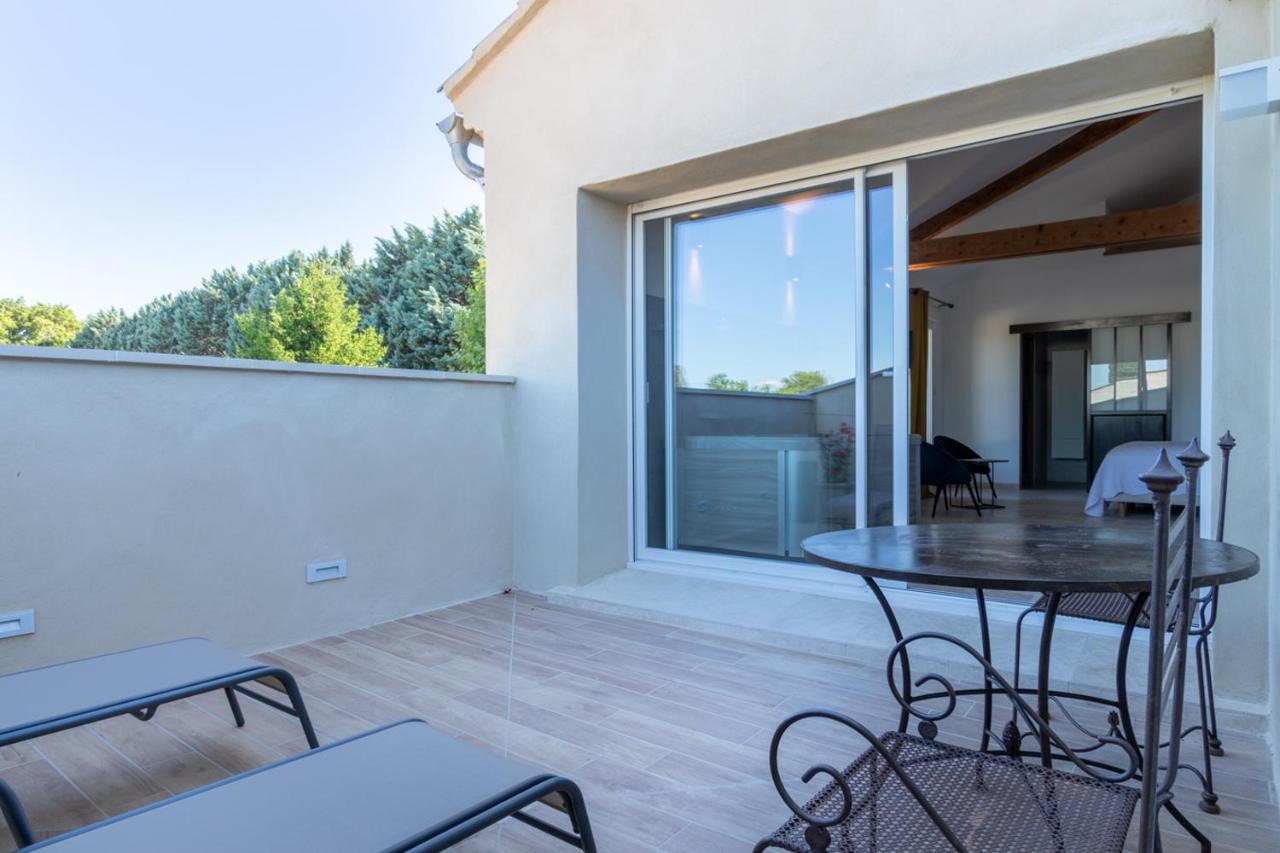 Mas Des Tourterelles Bed & Breakfast Jonquieres  Exterior photo